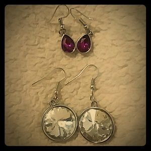 2pairs of earrings
